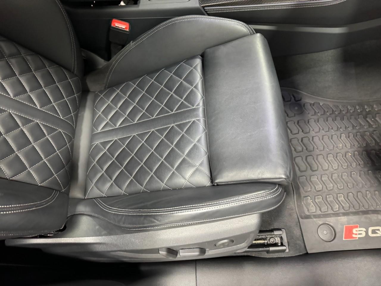 Audi SQ5 Vehicle Full-screen Gallery Image 20