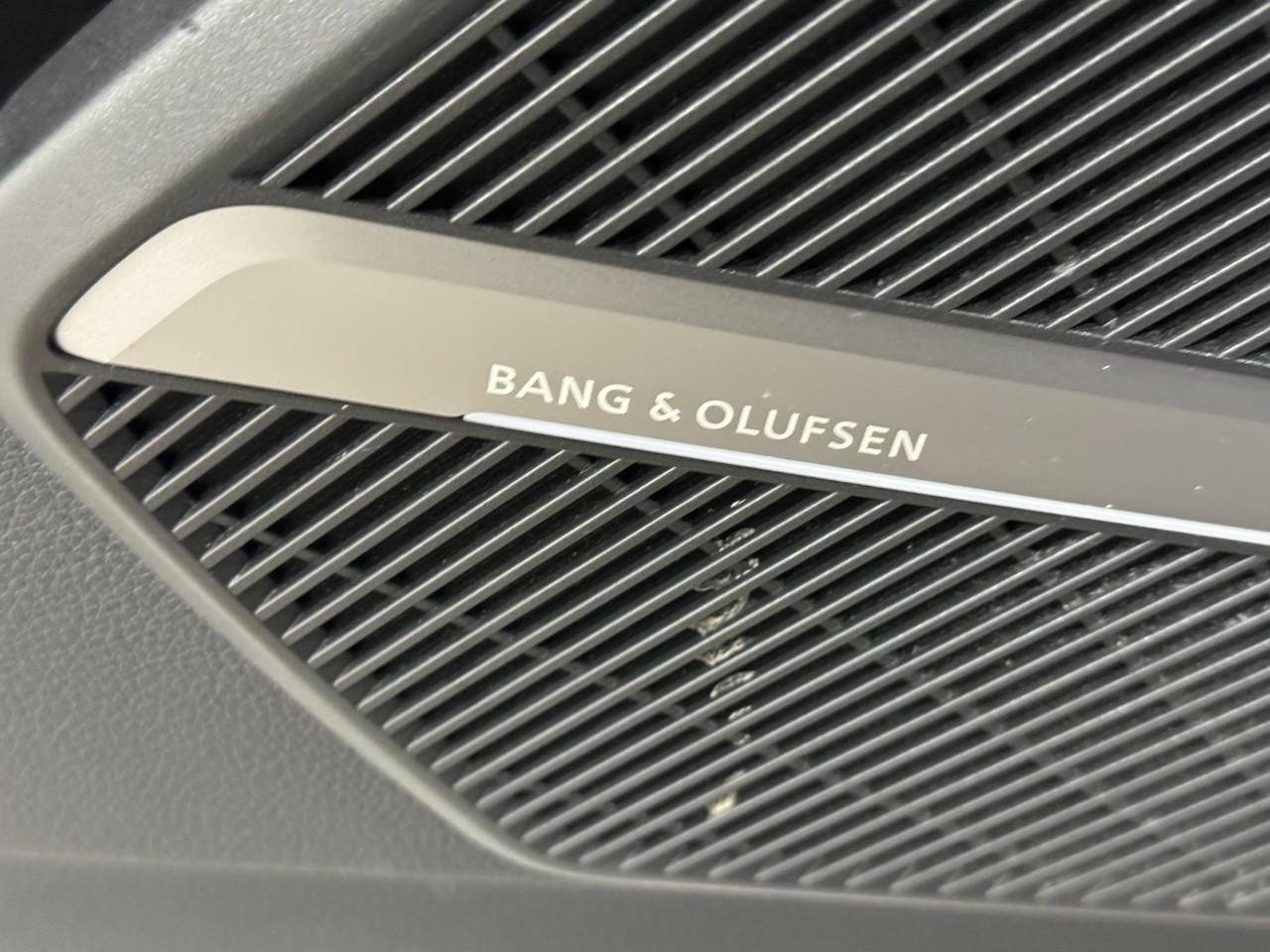 Audi SQ5 Vehicle Full-screen Gallery Image 27