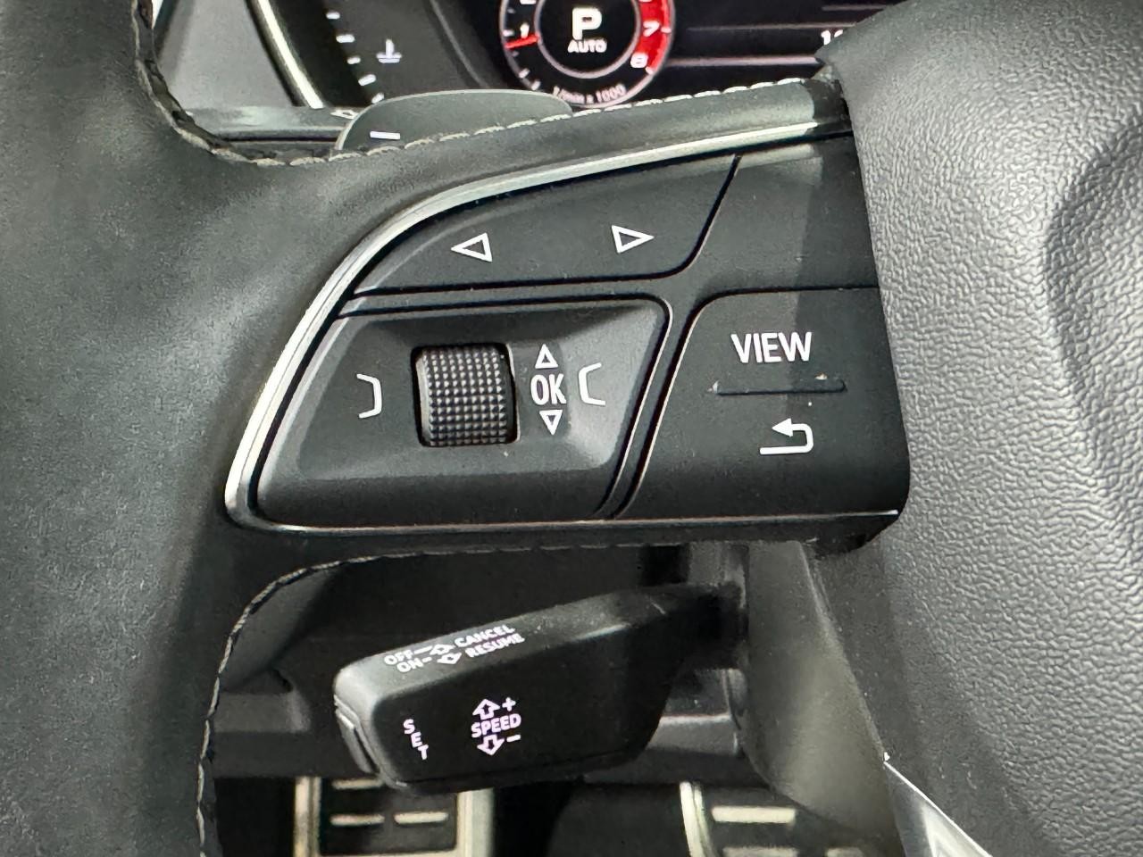 Audi SQ5 Vehicle Full-screen Gallery Image 33