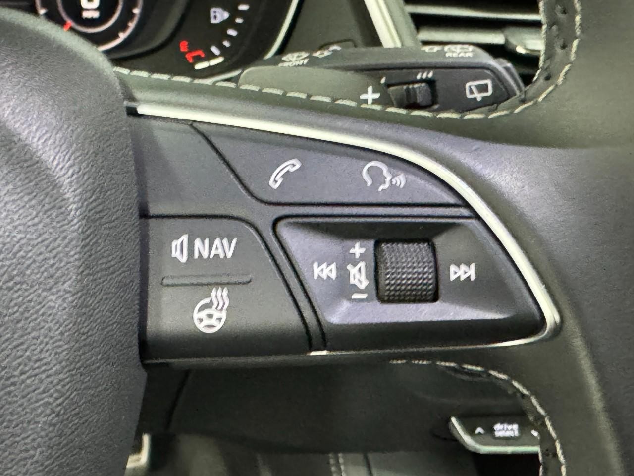 Audi SQ5 Vehicle Full-screen Gallery Image 34