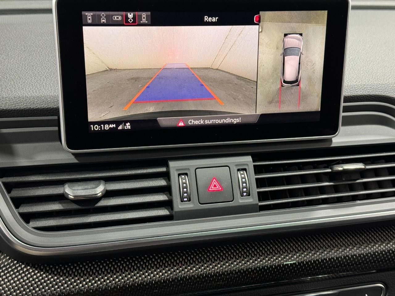 Audi SQ5 Vehicle Full-screen Gallery Image 36