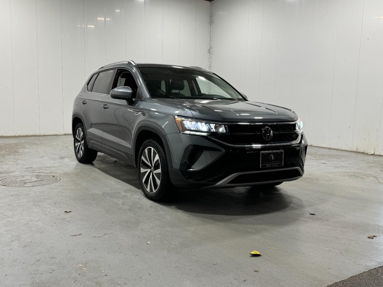 Volkswagen Taos Vehicle Full-screen Gallery Image 6