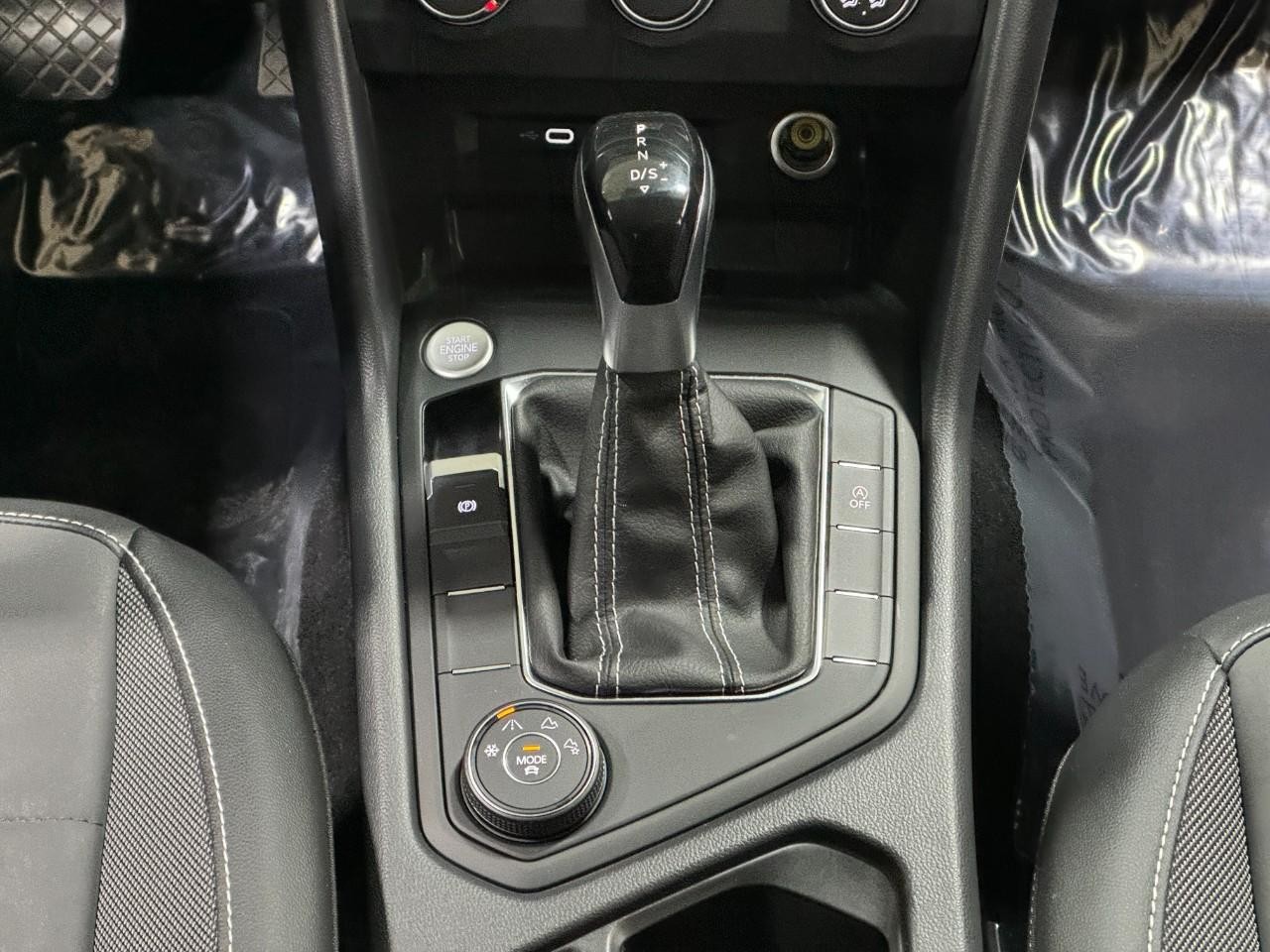 Volkswagen Taos Vehicle Full-screen Gallery Image 15