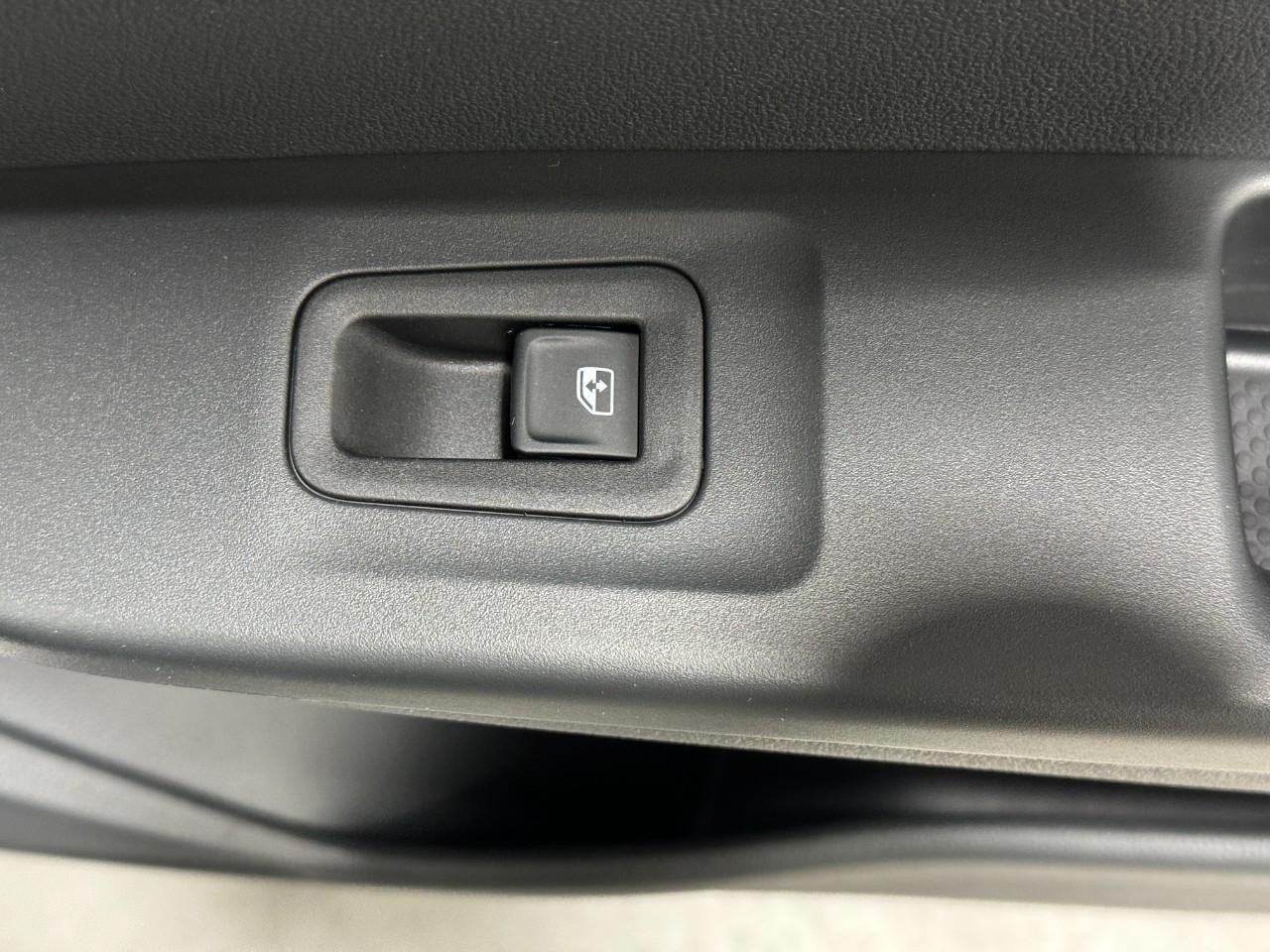 Volkswagen Taos Vehicle Full-screen Gallery Image 21