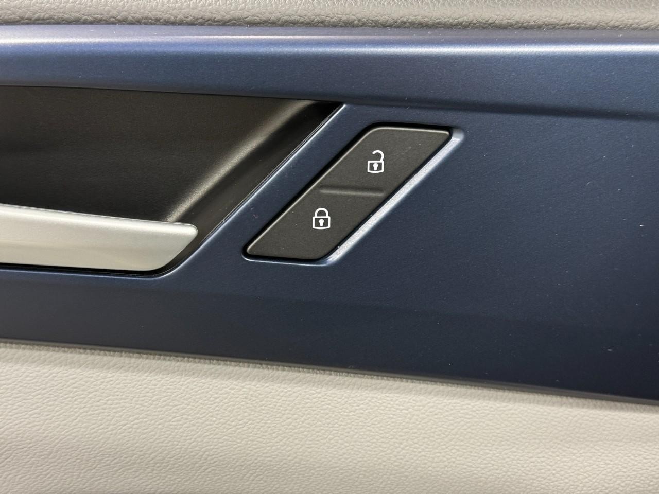 Volkswagen Taos Vehicle Full-screen Gallery Image 22