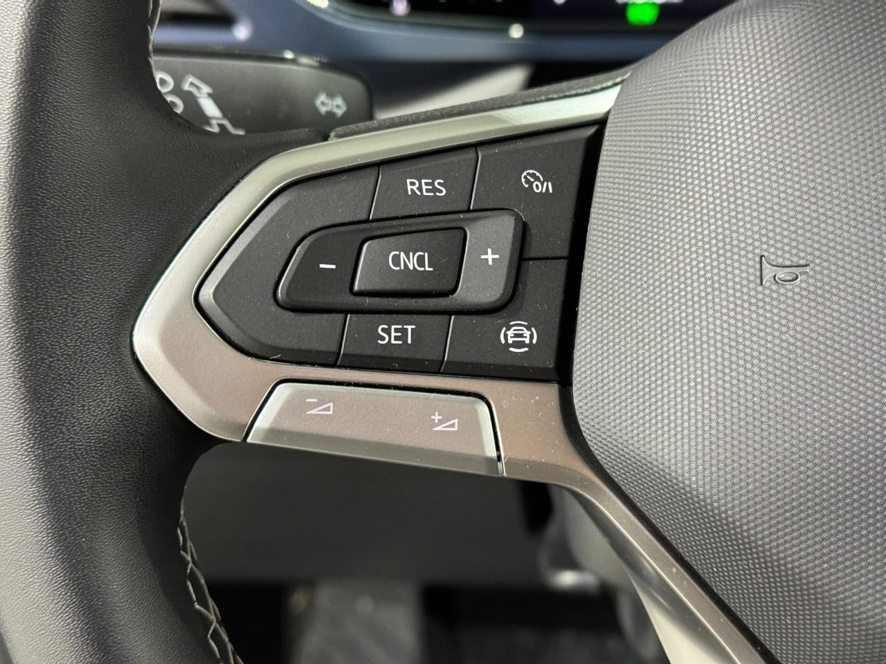 Volkswagen Taos Vehicle Full-screen Gallery Image 28