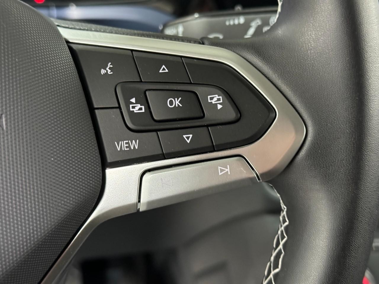 Volkswagen Taos Vehicle Full-screen Gallery Image 29