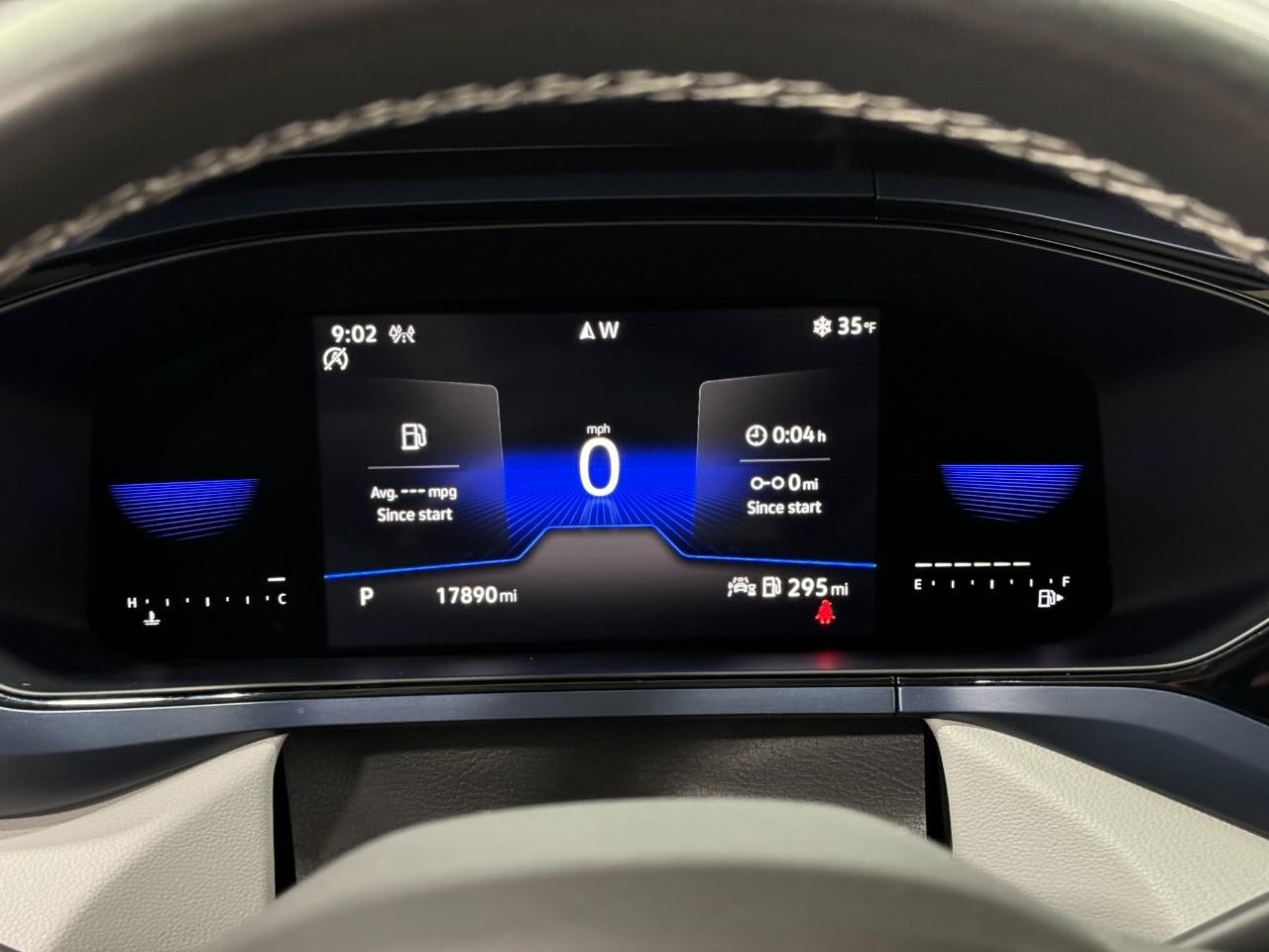 Volkswagen Taos Vehicle Full-screen Gallery Image 30