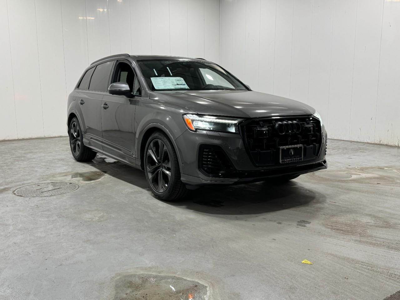 Audi Q7 Vehicle Full-screen Gallery Image 6