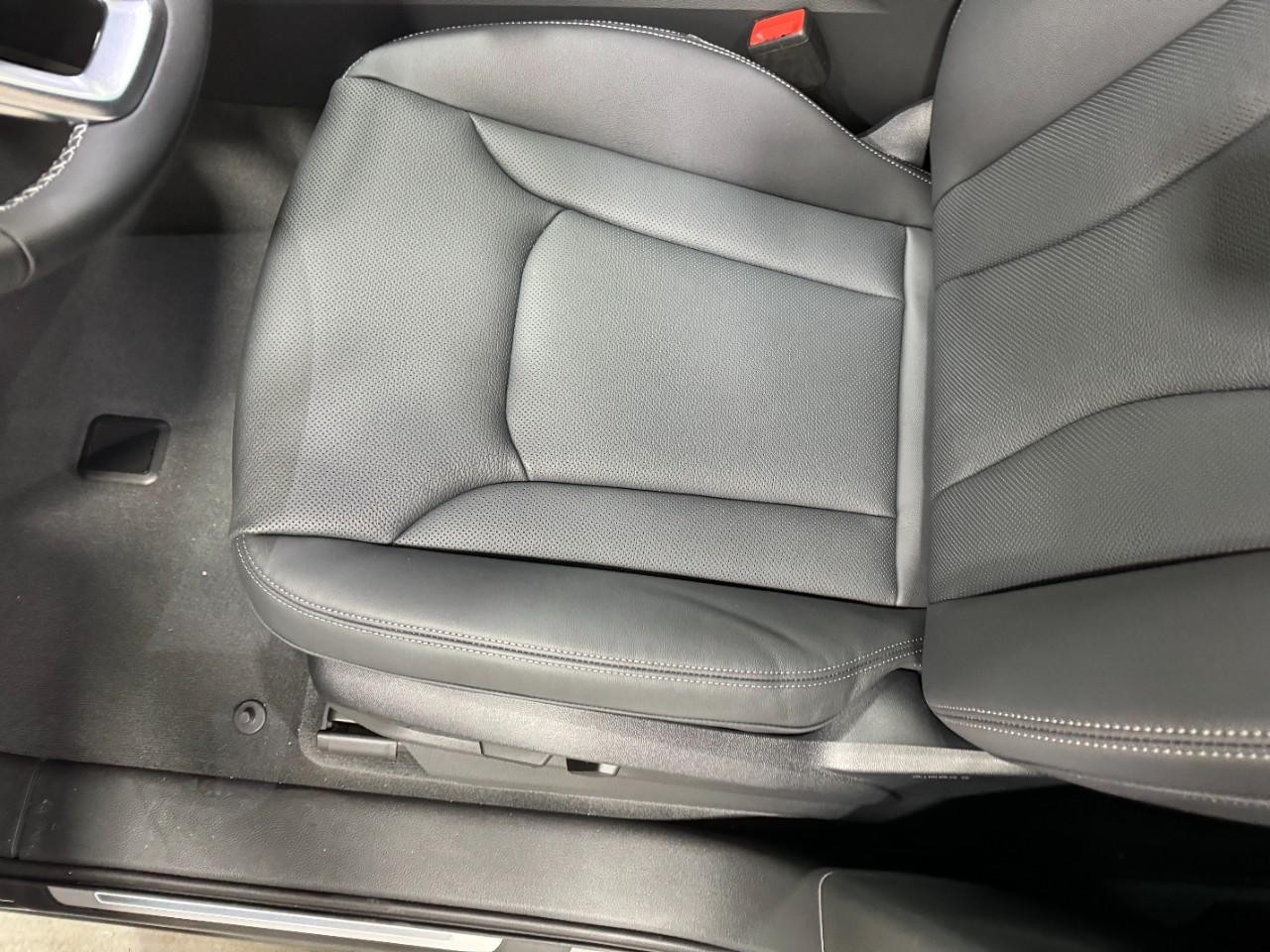 Audi Q7 Vehicle Full-screen Gallery Image 29