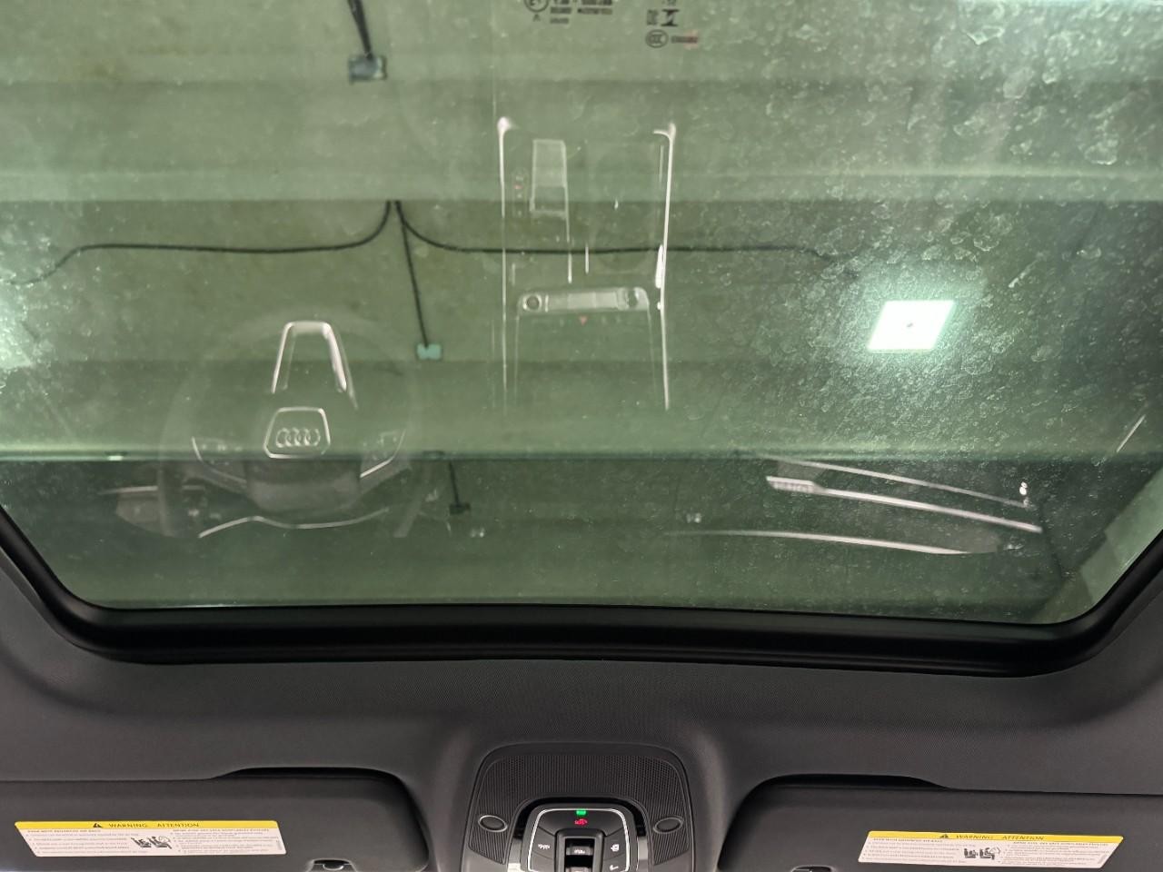 Audi Q8 Vehicle Full-screen Gallery Image 12