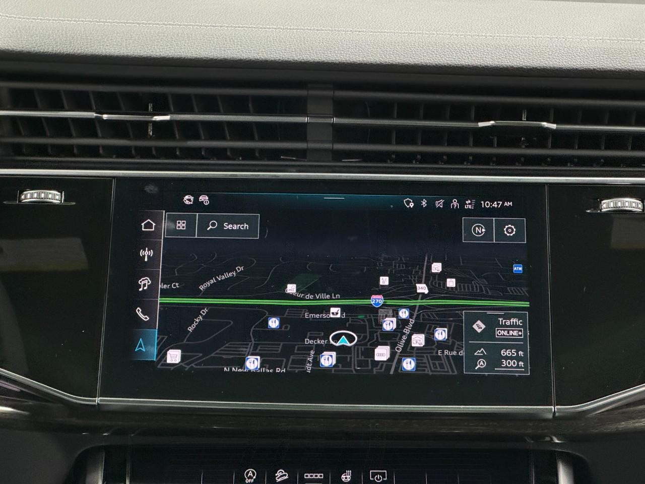 Audi Q8 Vehicle Full-screen Gallery Image 15