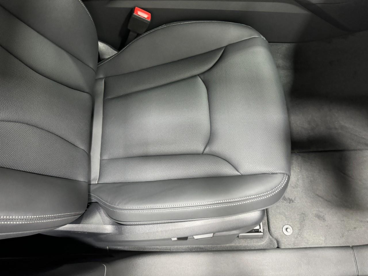 Audi Q8 Vehicle Full-screen Gallery Image 20