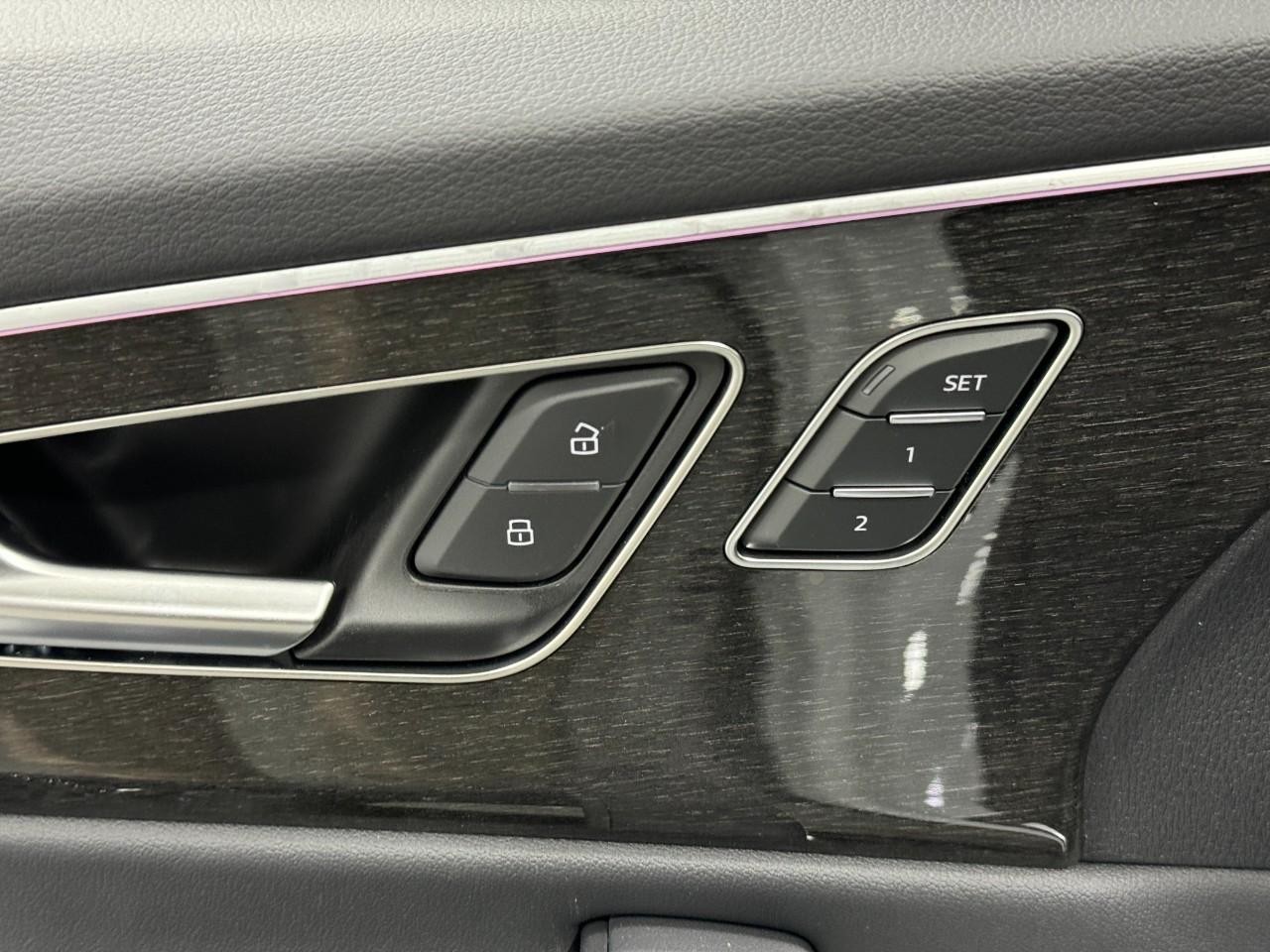 Audi Q8 Vehicle Full-screen Gallery Image 24