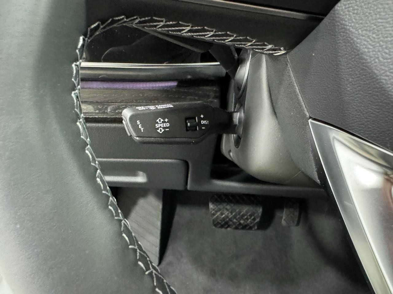 Audi Q8 Vehicle Full-screen Gallery Image 32