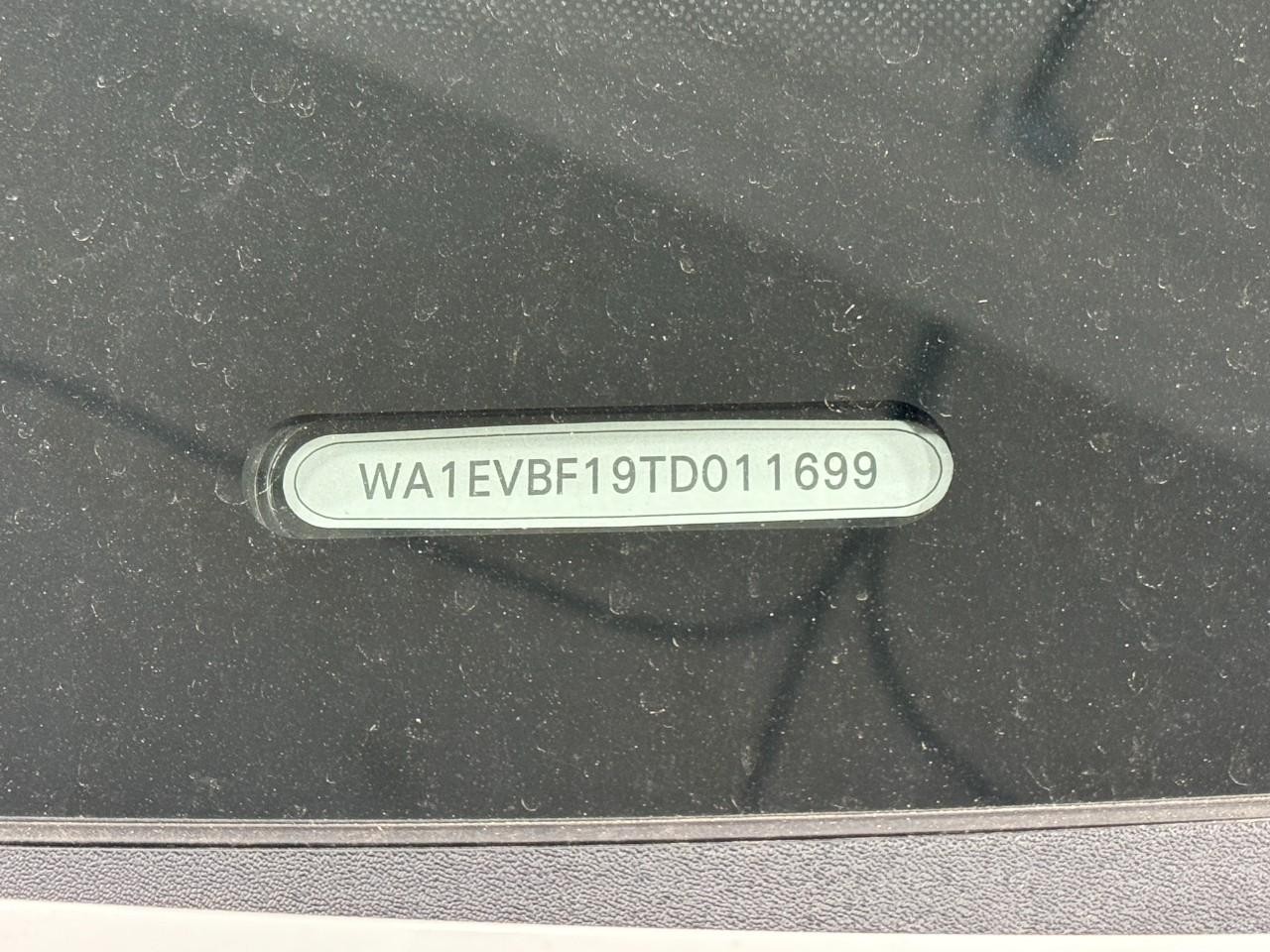 Audi Q8 Vehicle Full-screen Gallery Image 37