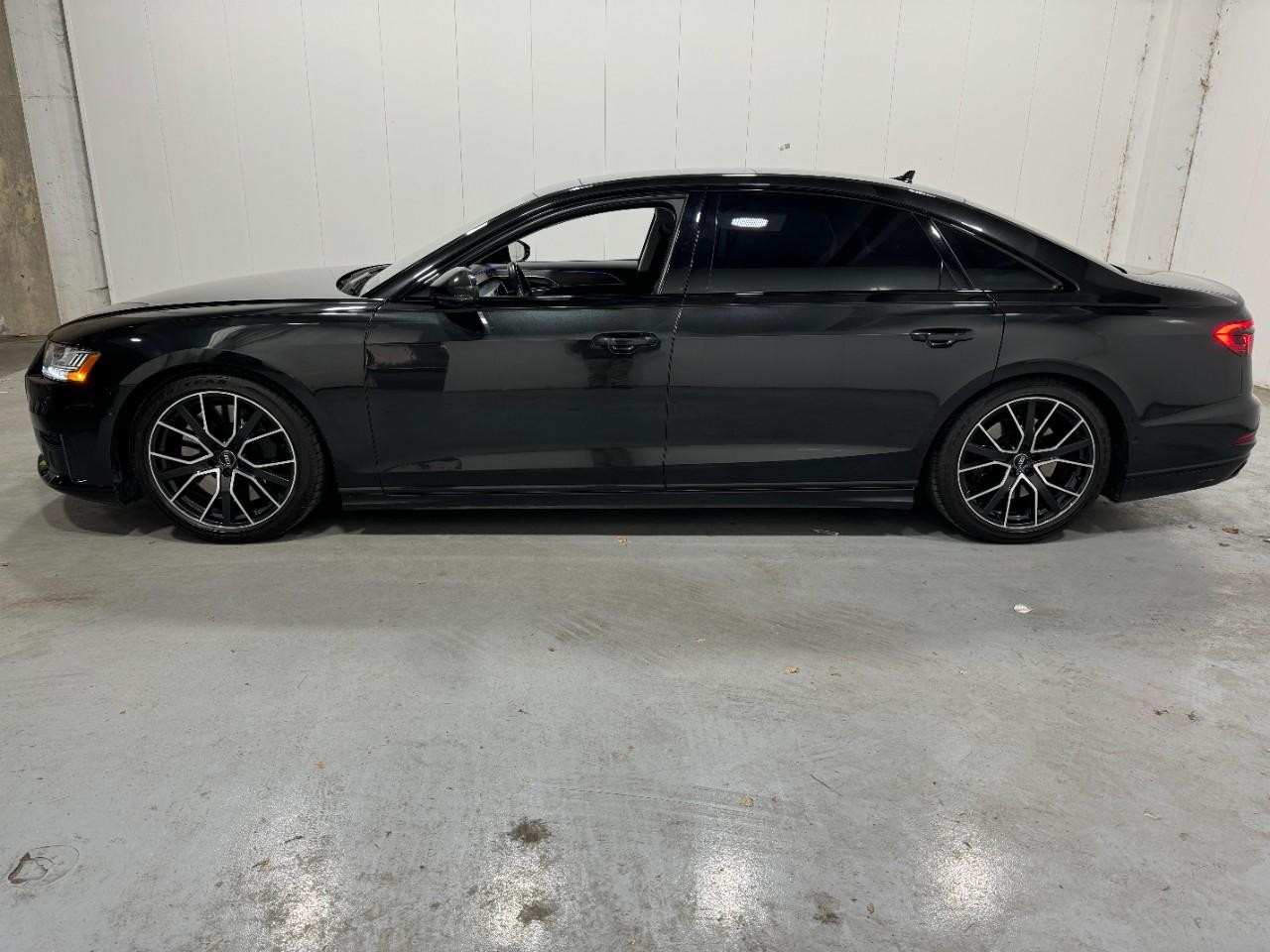 Audi A8 L Vehicle Full-screen Gallery Image 2