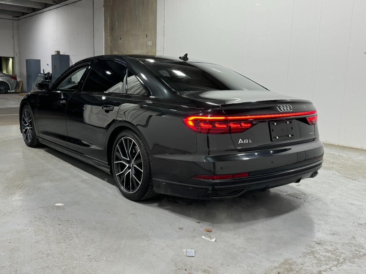 Audi A8 L Vehicle Full-screen Gallery Image 3