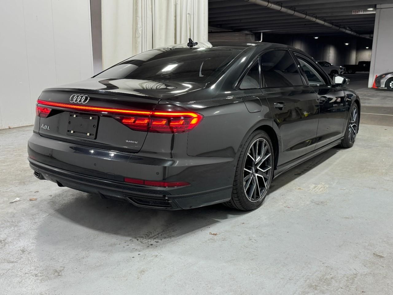Audi A8 L Vehicle Full-screen Gallery Image 4