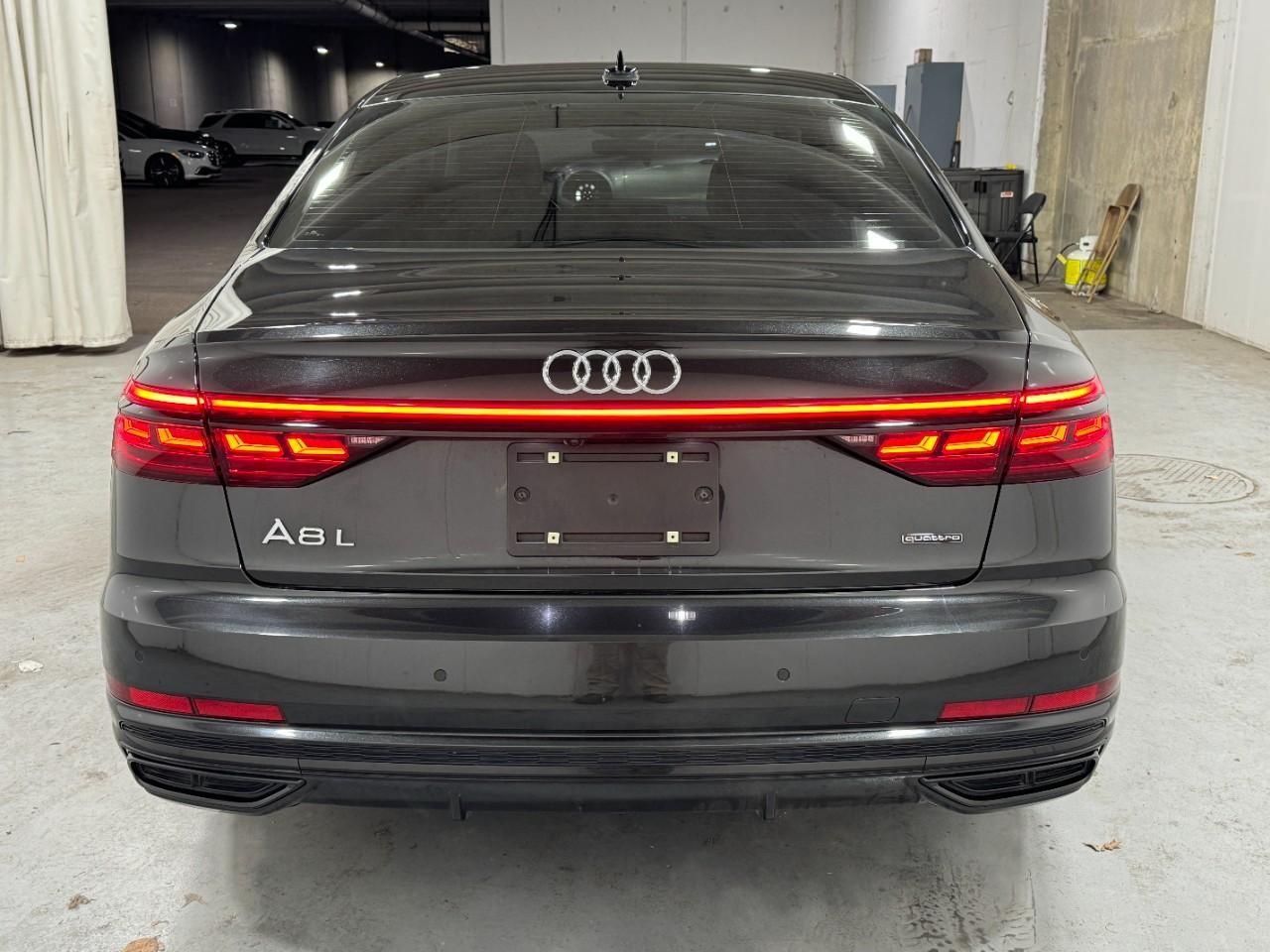 Audi A8 L Vehicle Full-screen Gallery Image 9
