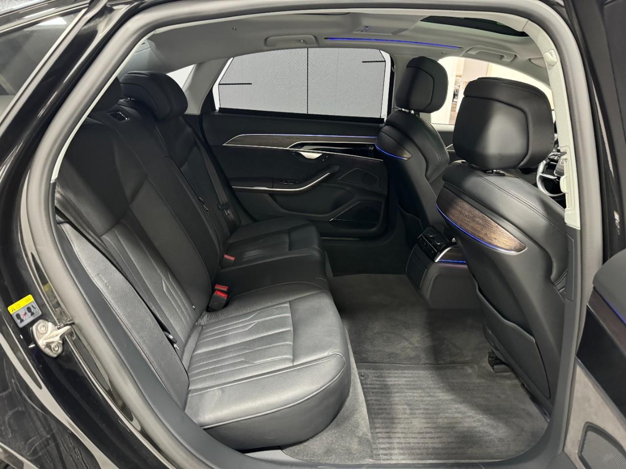 Audi A8 L Vehicle Full-screen Gallery Image 10