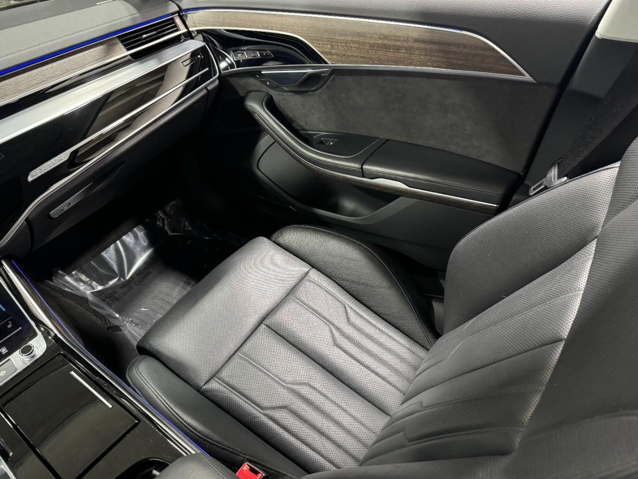 Audi A8 L Vehicle Full-screen Gallery Image 17