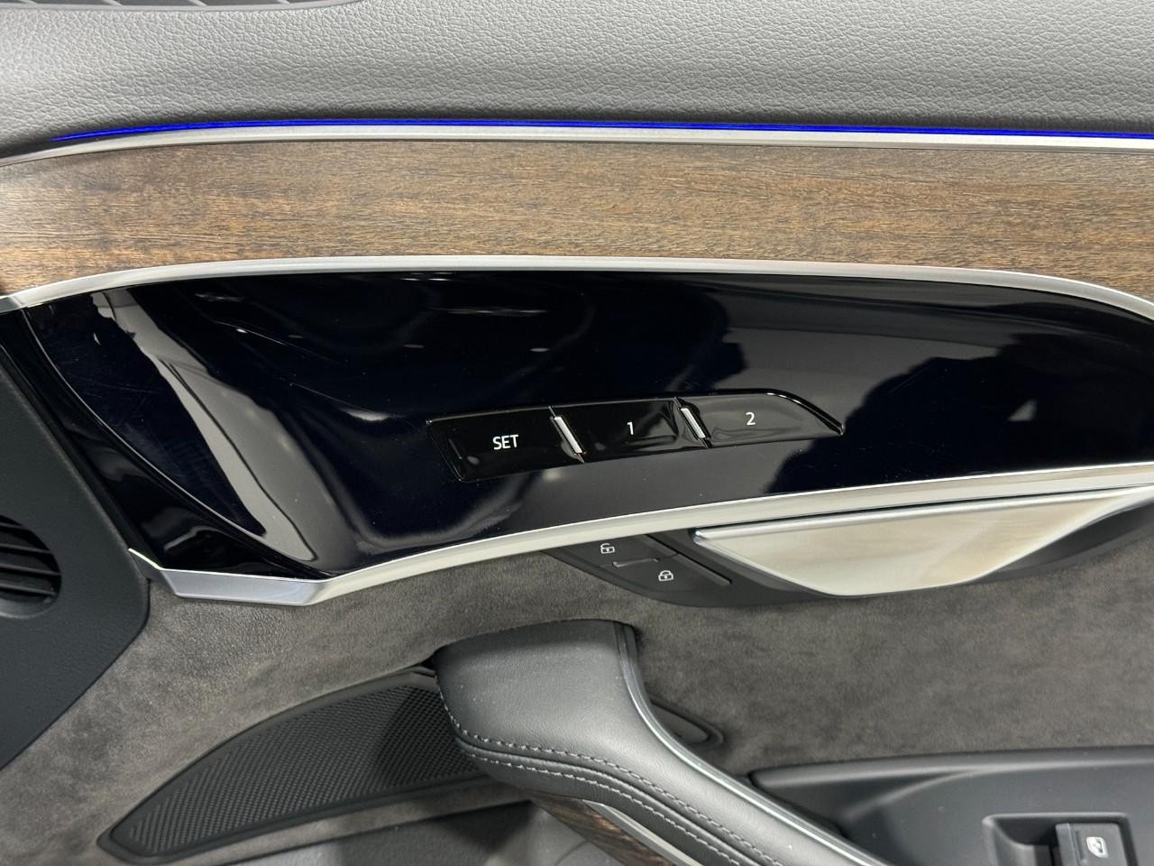 Audi A8 L Vehicle Full-screen Gallery Image 21