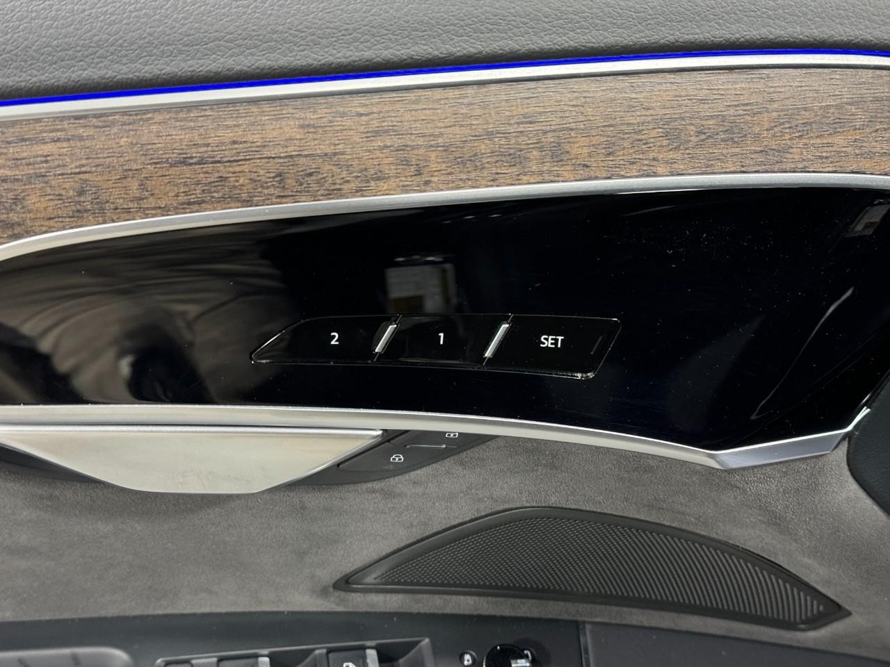 Audi A8 L Vehicle Full-screen Gallery Image 24