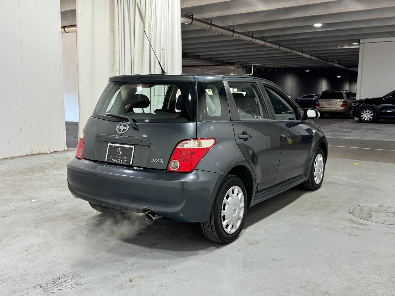 Scion xA Vehicle Full-screen Gallery Image 4