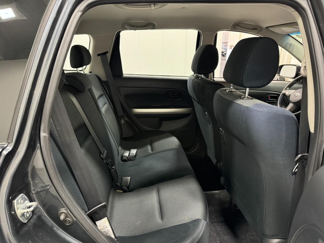 Scion xA Vehicle Full-screen Gallery Image 11