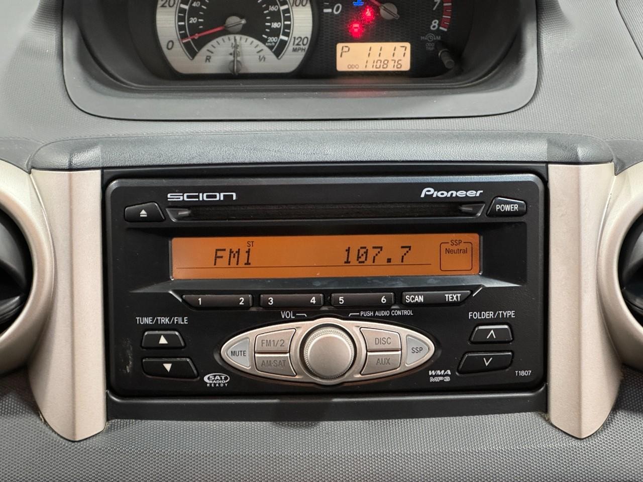 Scion xA Vehicle Full-screen Gallery Image 15