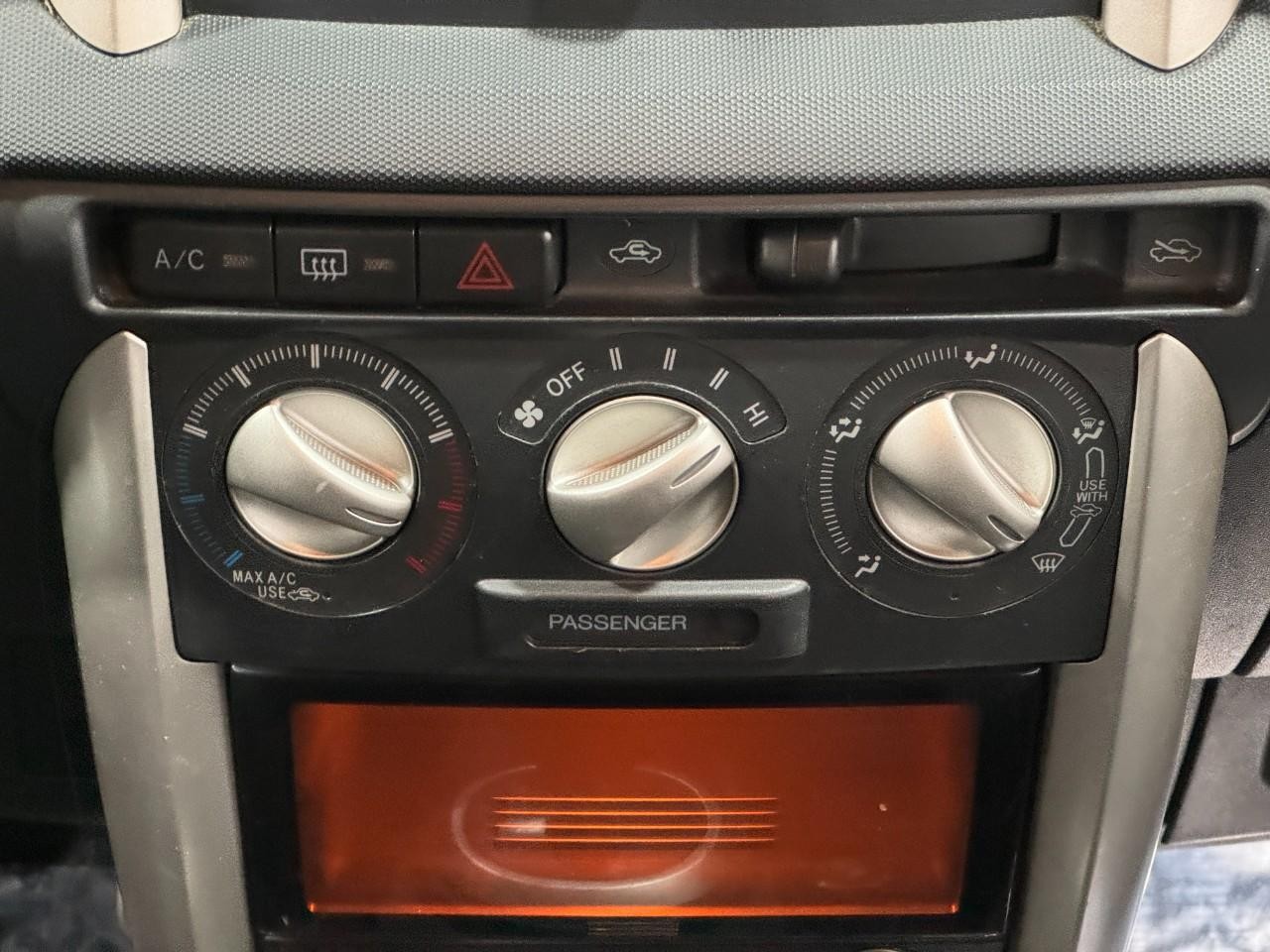 Scion xA Vehicle Full-screen Gallery Image 16