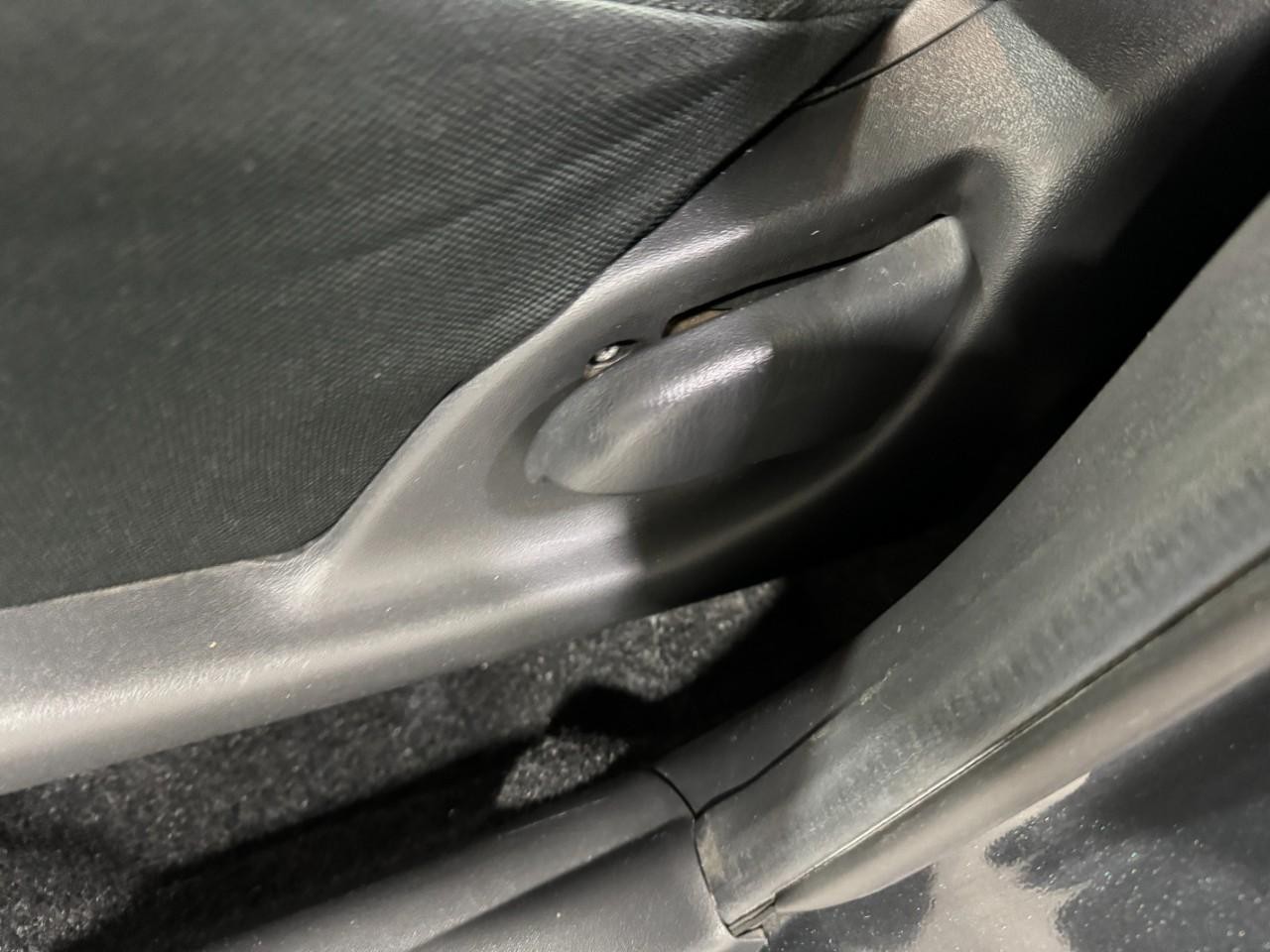 Scion xA Vehicle Full-screen Gallery Image 26