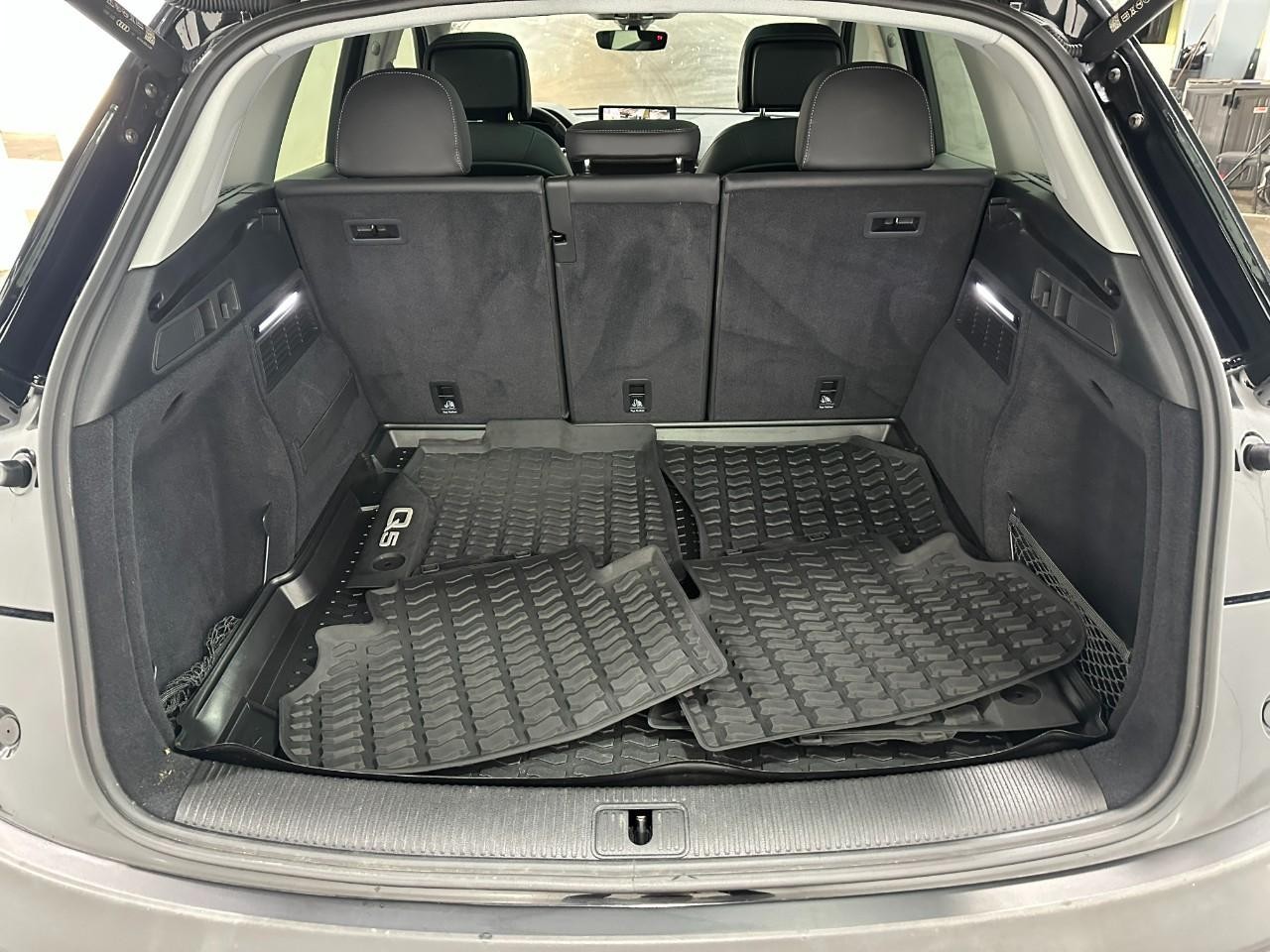 Audi Q5 Vehicle Full-screen Gallery Image 05