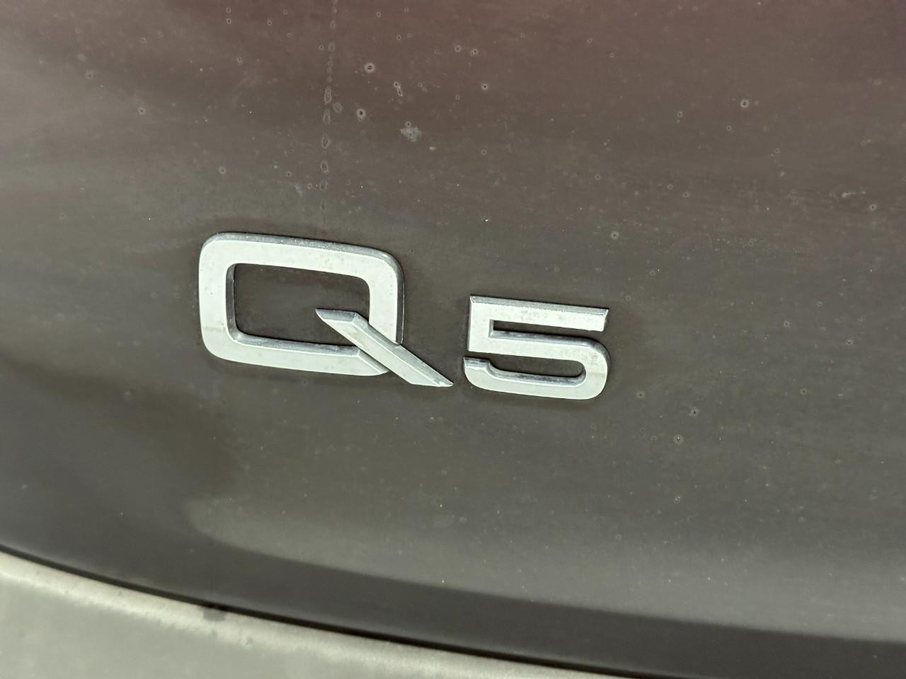 Audi Q5 Vehicle Full-screen Gallery Image 07