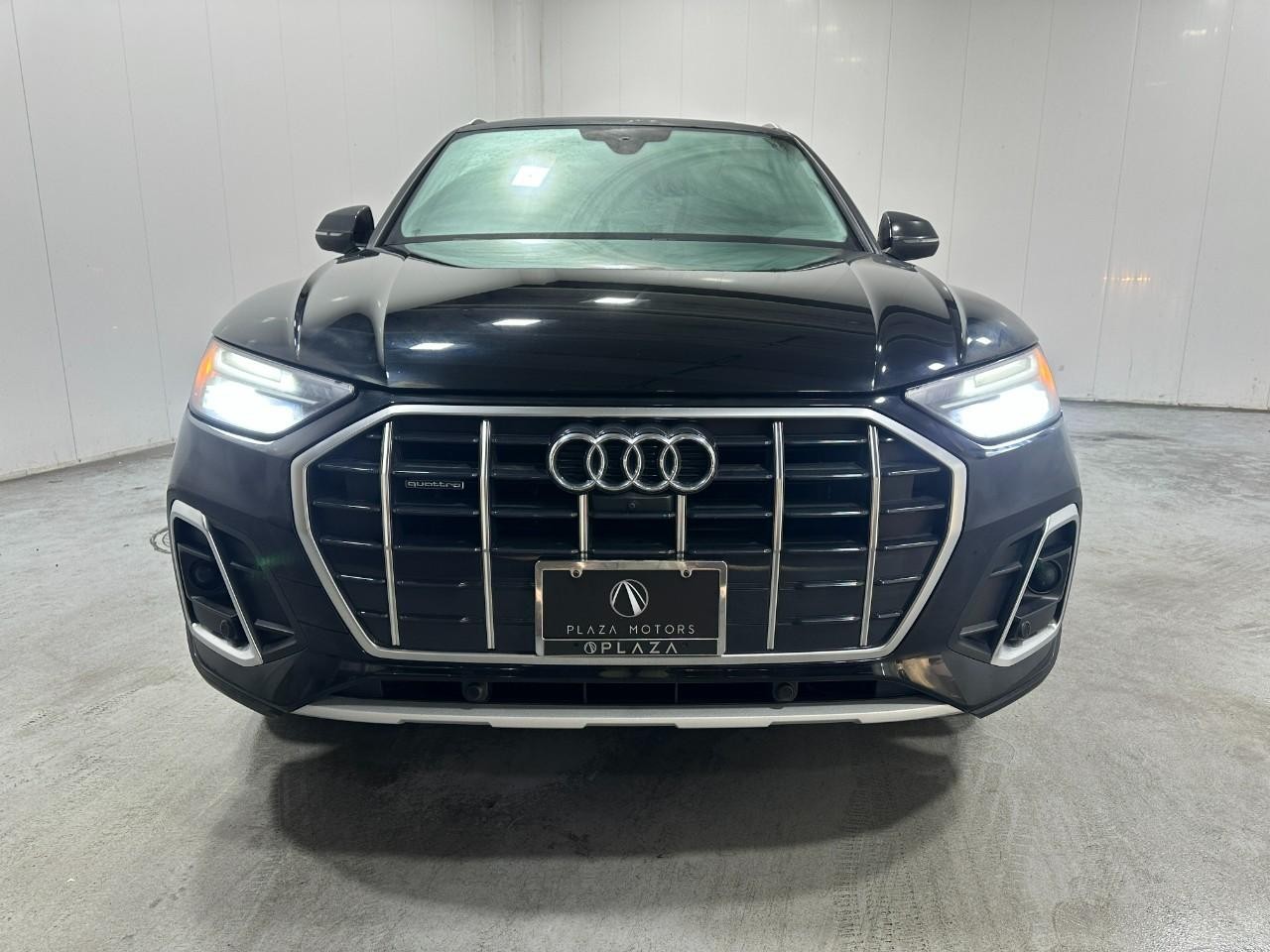 Audi Q5 Vehicle Full-screen Gallery Image 11