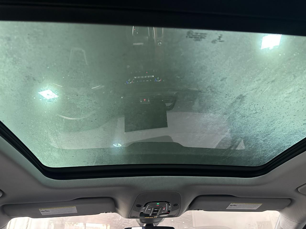 Audi Q5 Vehicle Full-screen Gallery Image 14