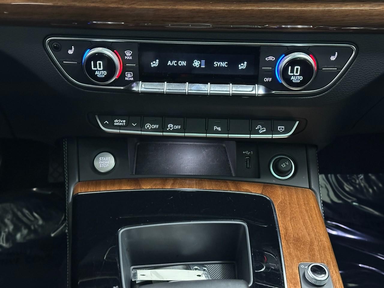 Audi Q5 Vehicle Full-screen Gallery Image 18