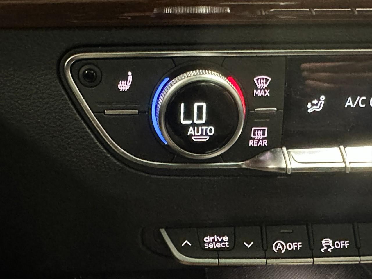 Audi Q5 Vehicle Full-screen Gallery Image 29