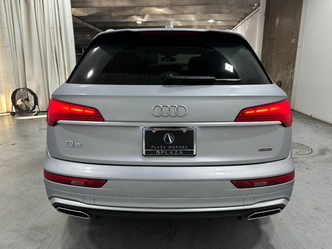 Audi Q5 Vehicle Full-screen Gallery Image 04