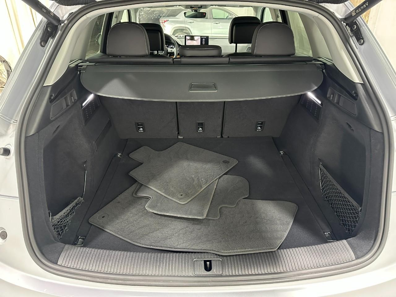 Audi Q5 Vehicle Full-screen Gallery Image 07