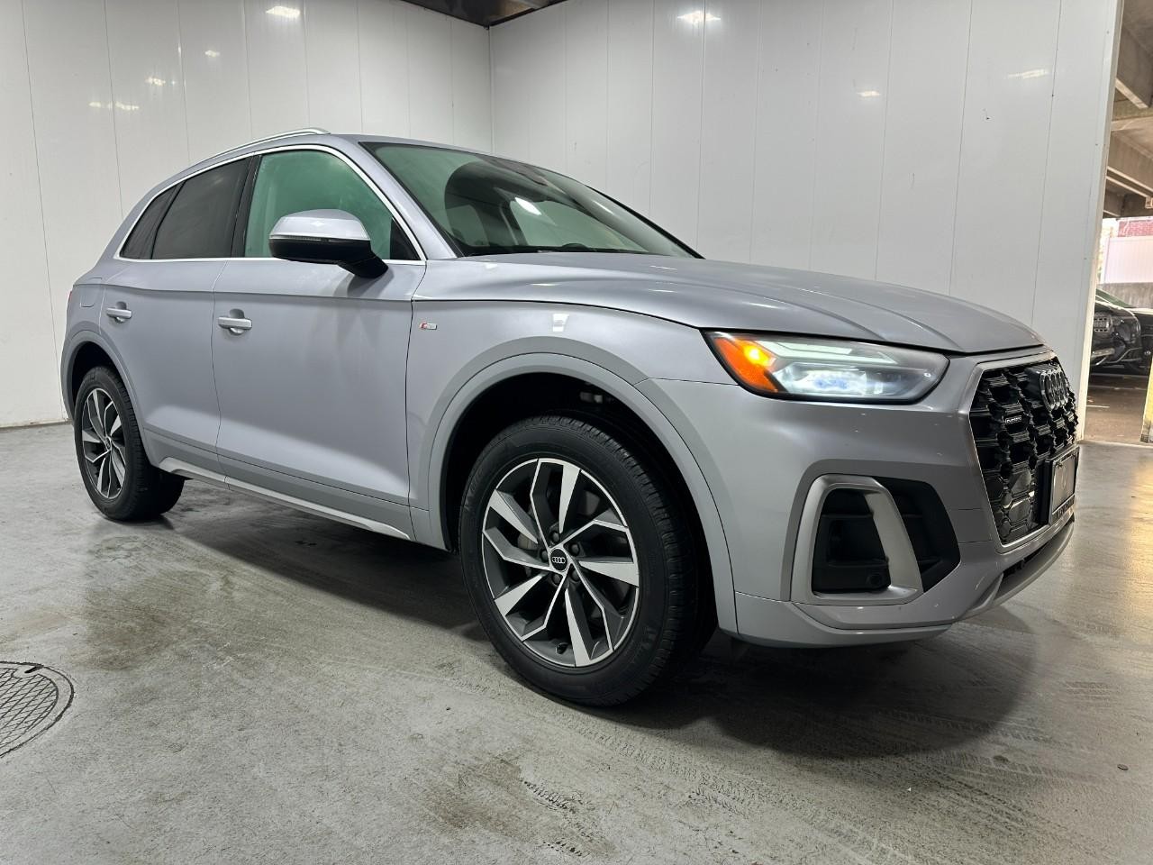 Audi Q5 Vehicle Full-screen Gallery Image 10