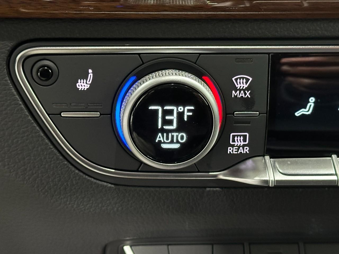 Audi Q5 Vehicle Full-screen Gallery Image 29