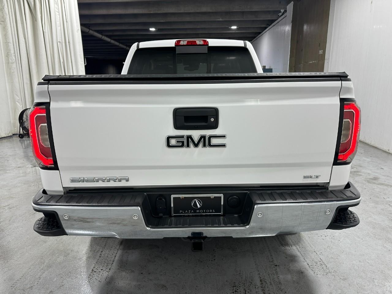 GMC Sierra 1500 Vehicle Full-screen Gallery Image 4