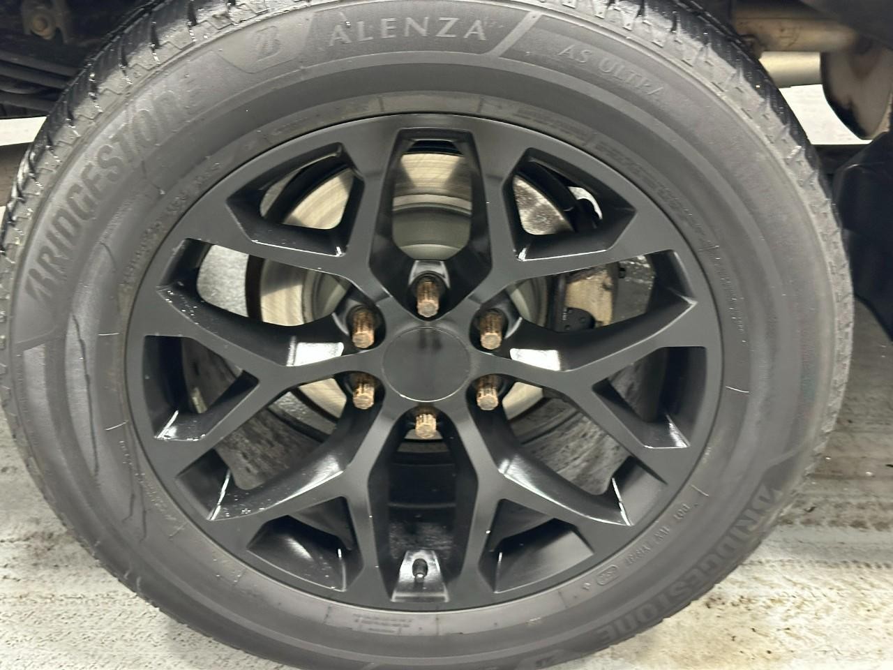 GMC Sierra 1500 Vehicle Full-screen Gallery Image 9