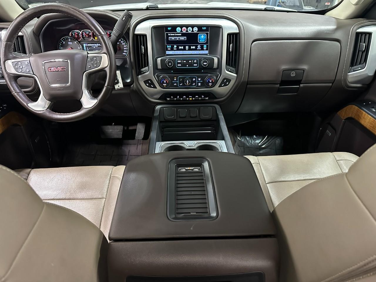 GMC Sierra 1500 Vehicle Full-screen Gallery Image 14