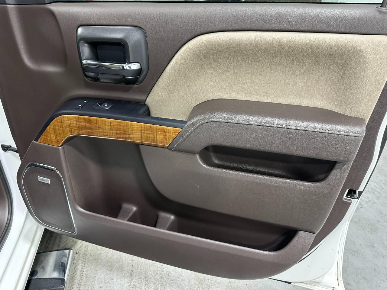 GMC Sierra 1500 Vehicle Full-screen Gallery Image 19