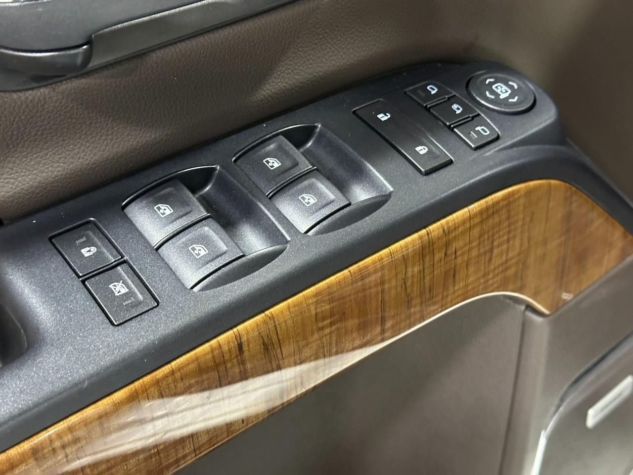 GMC Sierra 1500 Vehicle Full-screen Gallery Image 23