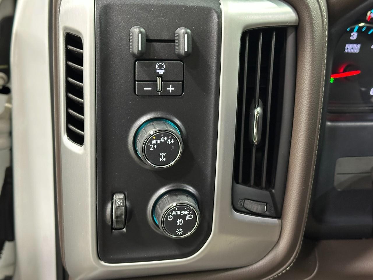 GMC Sierra 1500 Vehicle Full-screen Gallery Image 25