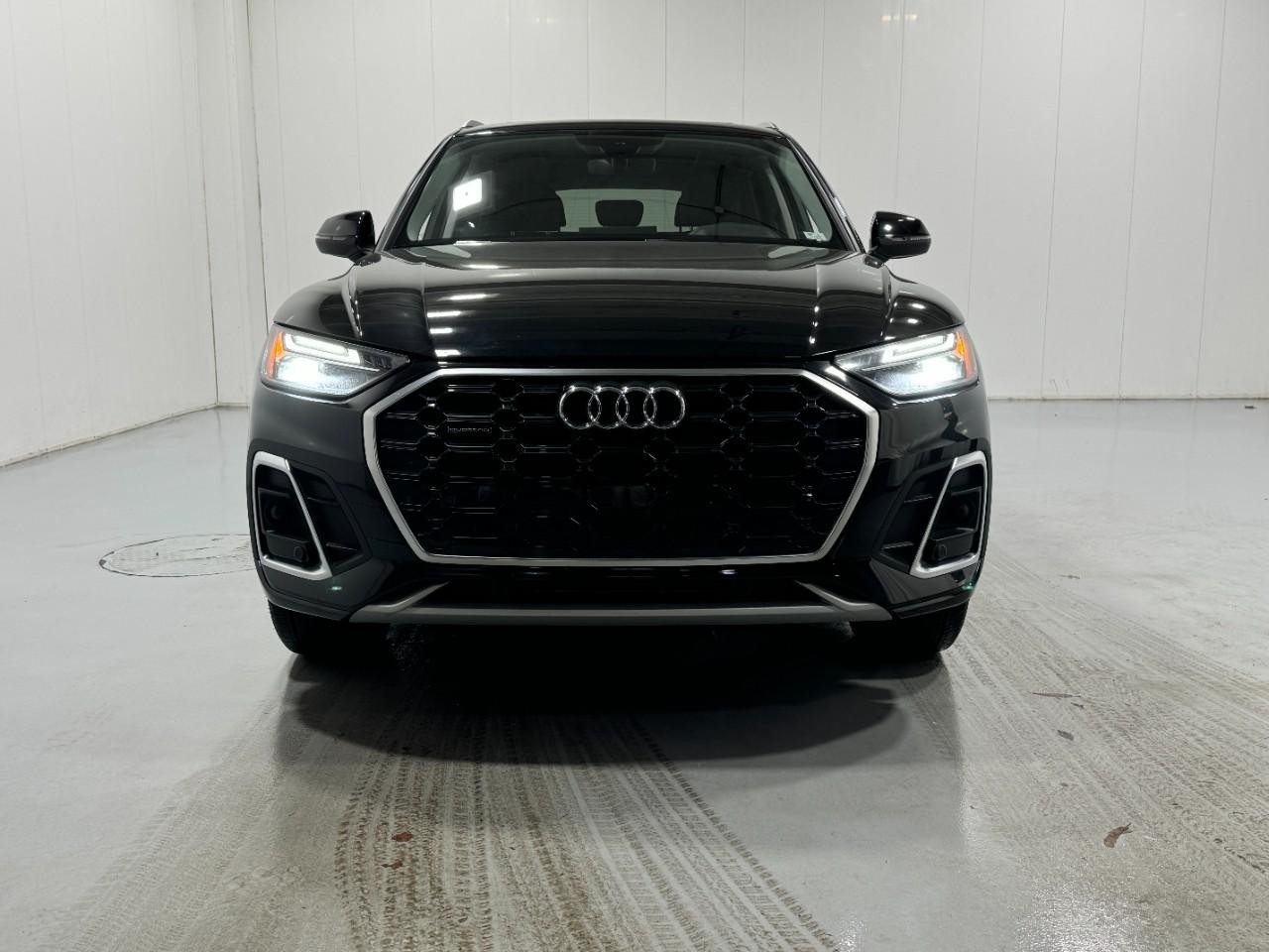 Audi Q5 Vehicle Full-screen Gallery Image 7